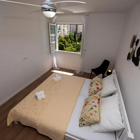 Apartment Mary